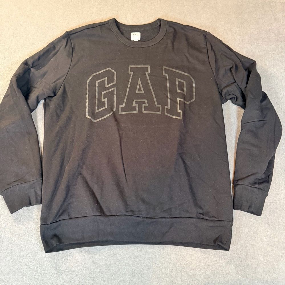 GAP Men’s Black Crewneck Sweatshirt- Large